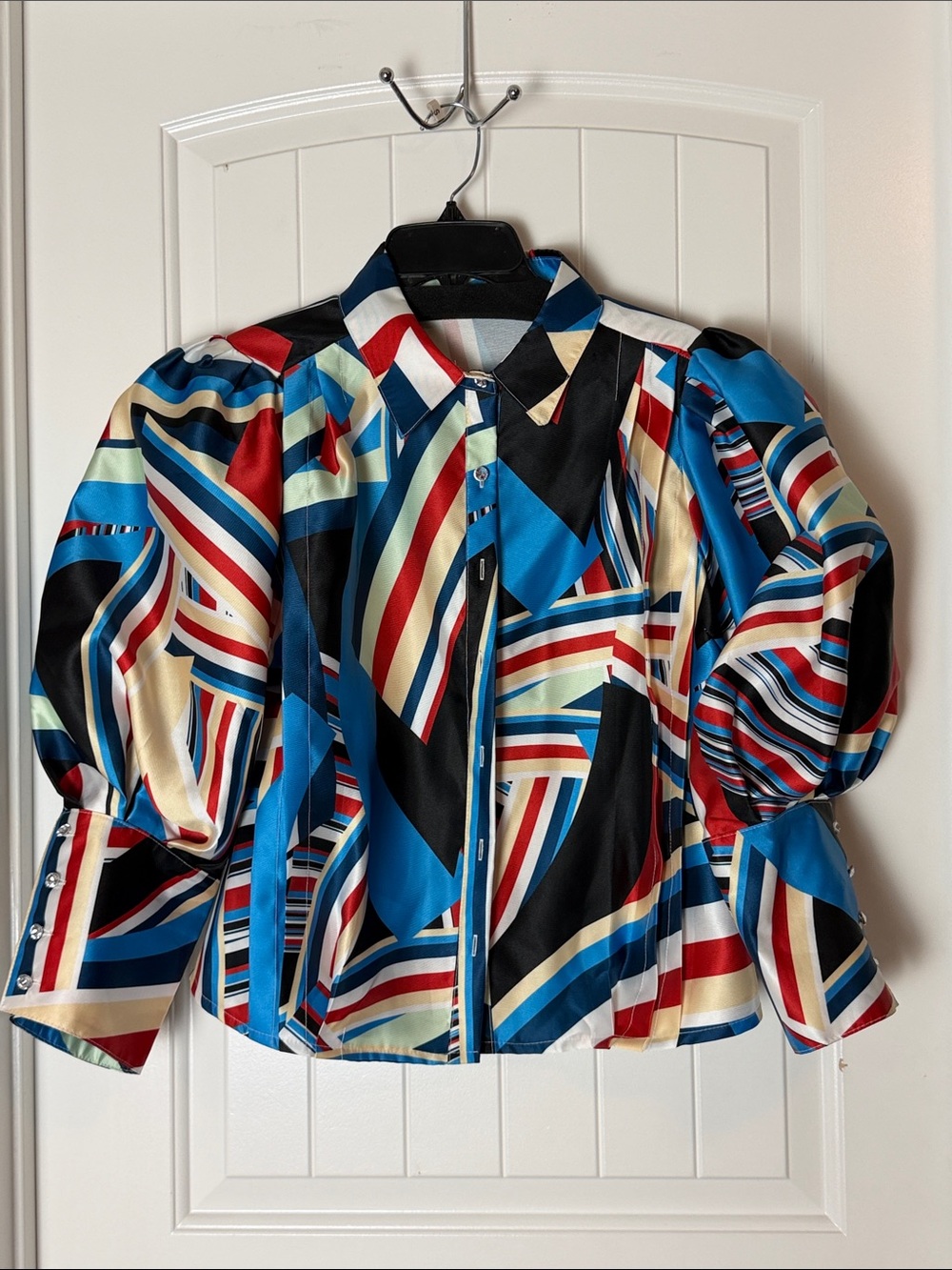 Bold Geometric-Print Puff-Sleeve Women's blouse